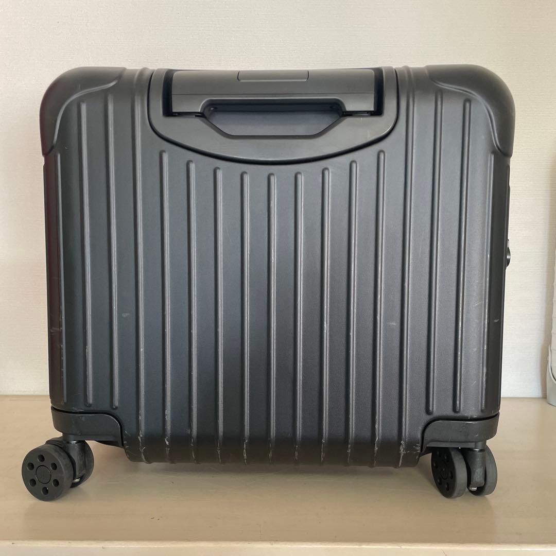 完売品 生涯保証RIMOWA ESSENTIAL SLEEVE コンパクト