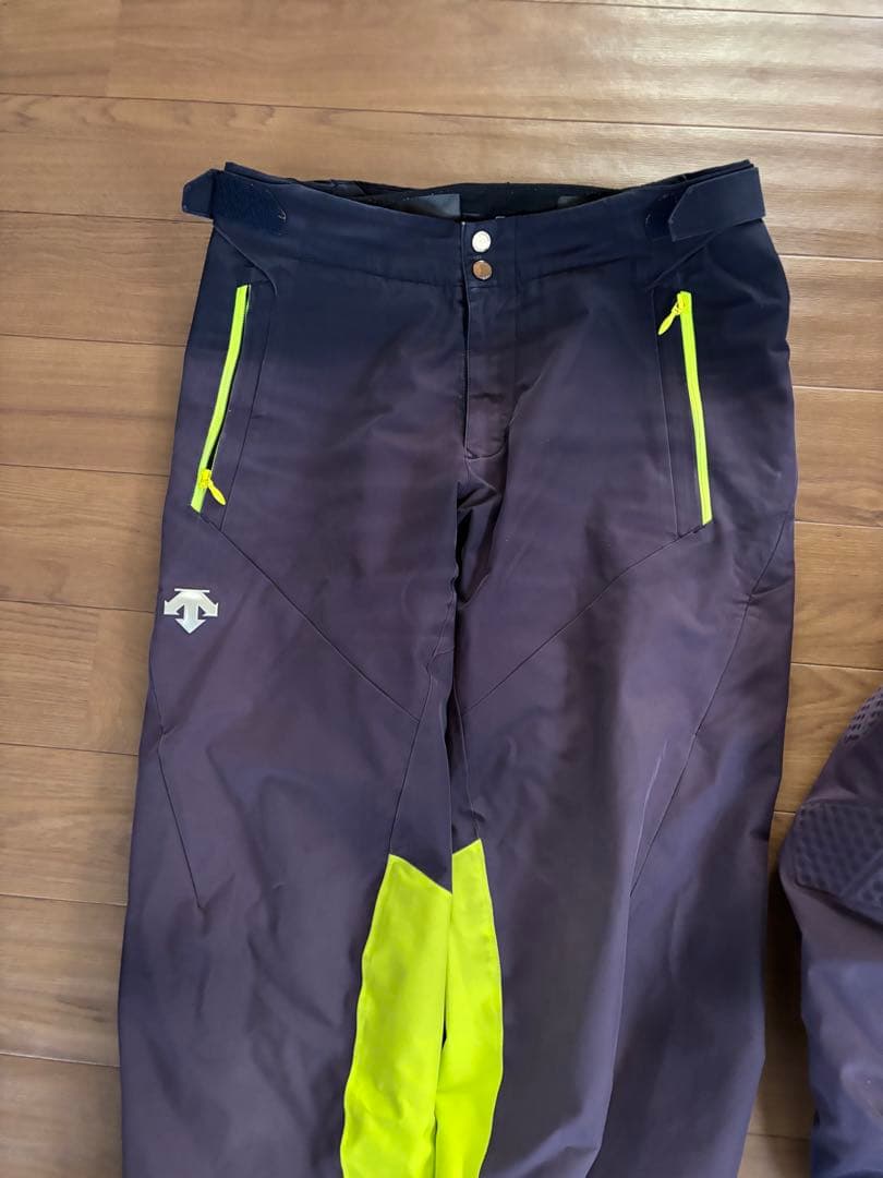デサント DESCENTE スキーウェア 上下セット 中古　サイズXO/O
