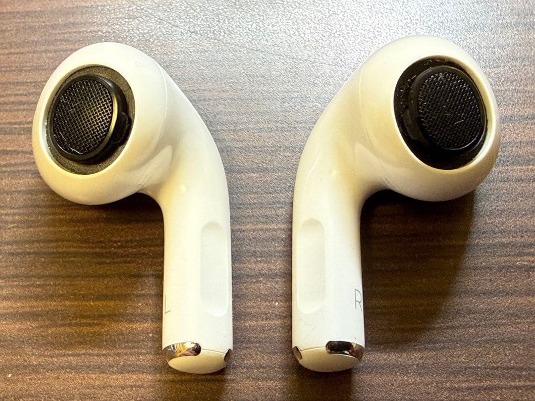 Apple AirPods Pro2 第2世代　本体 充電ケース付き