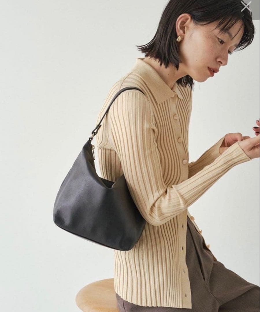 russet ラシット ソフトレザーシンプルショルダーバッグ 黒