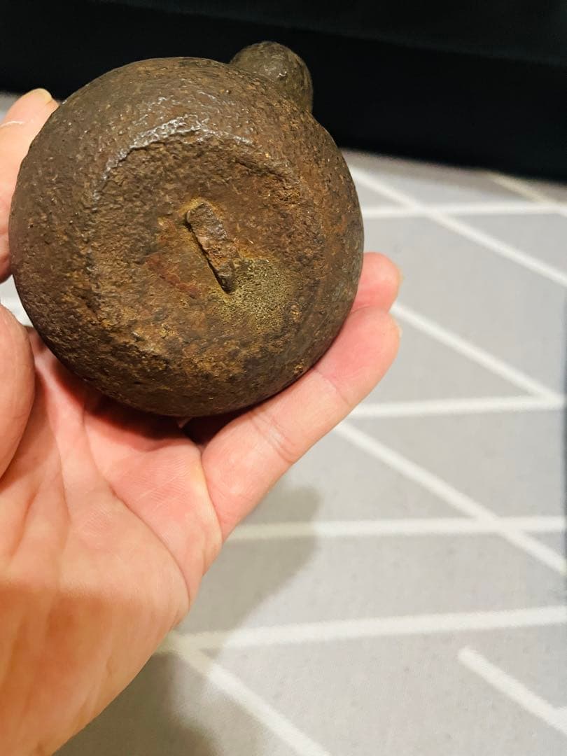 小さい鉄瓶　古いでさす