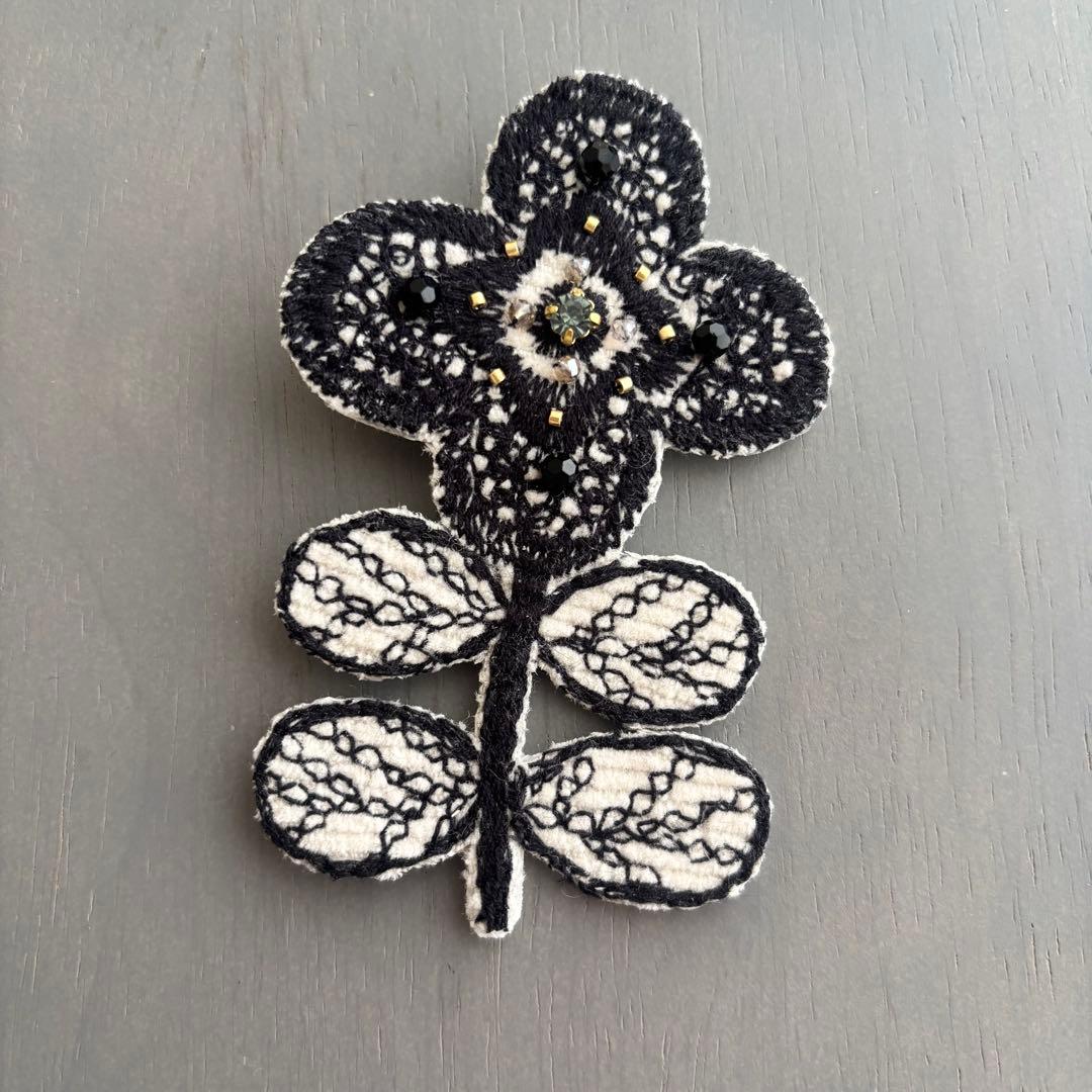ご確認用 ミナペルホネン ブローチ アクセサリー ハンドメイド