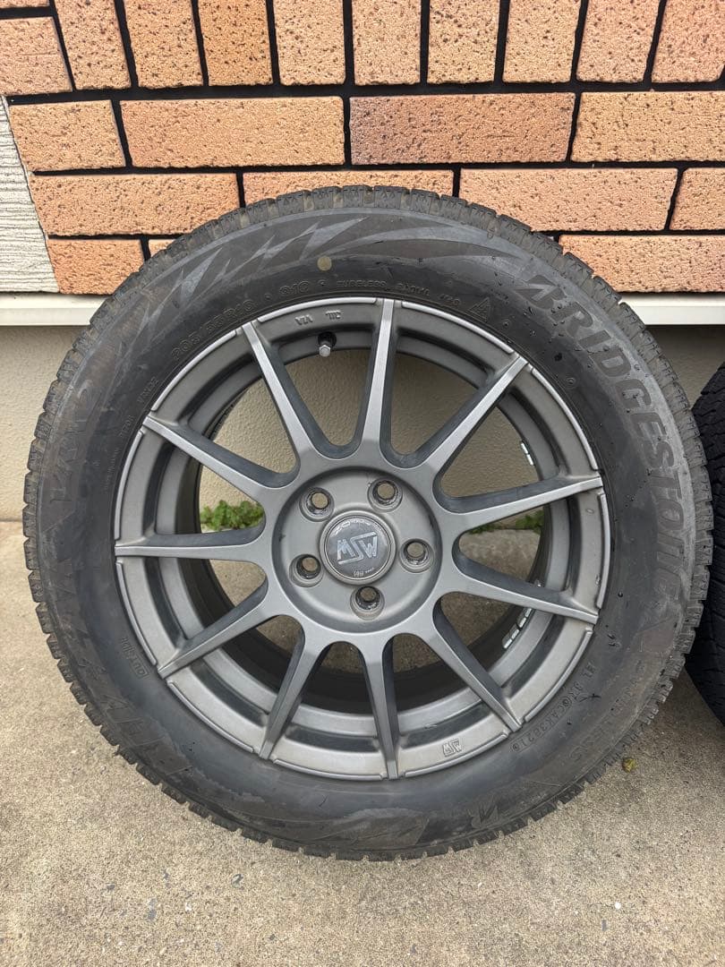 ボルボV40スタッドレスタイヤホイールセットMSW OZ 205/55R16