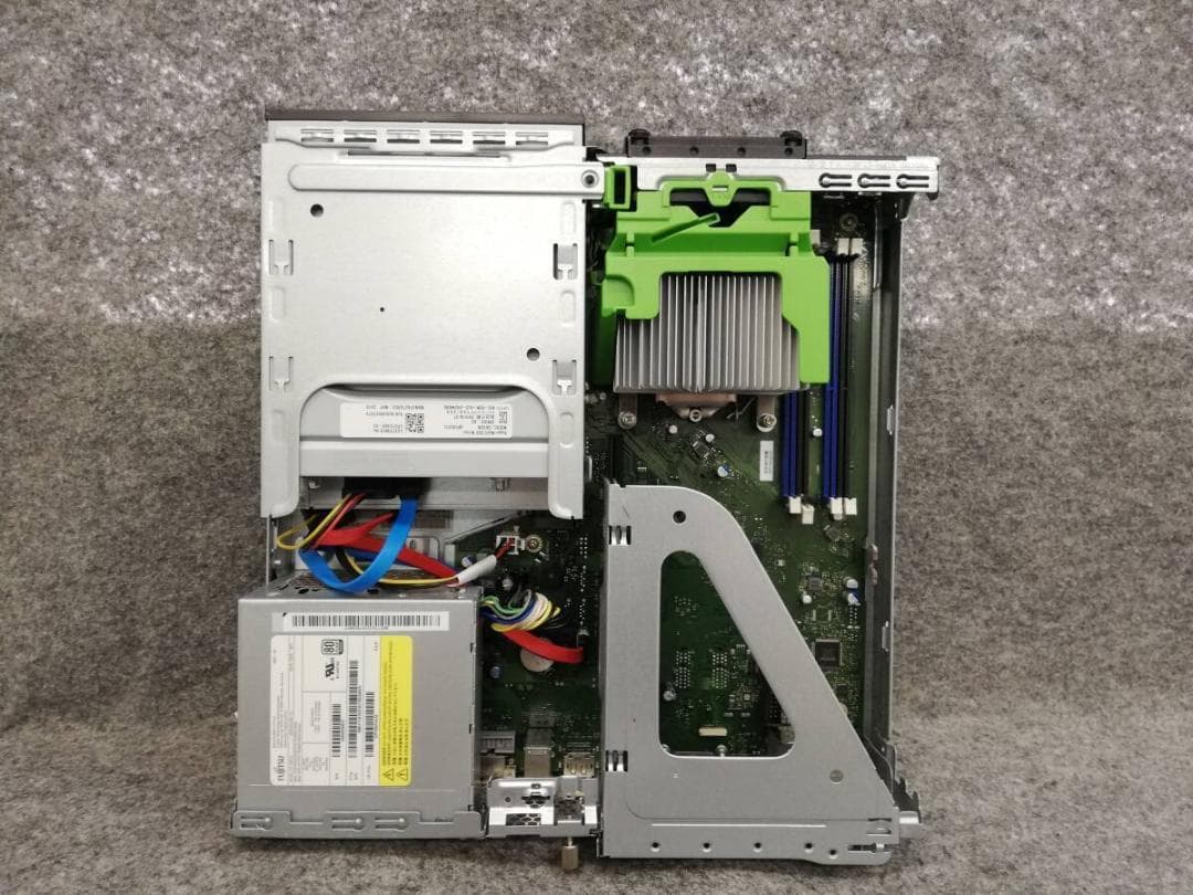 FUJITSU ESPRIMO D556/RX　Core i3 7100