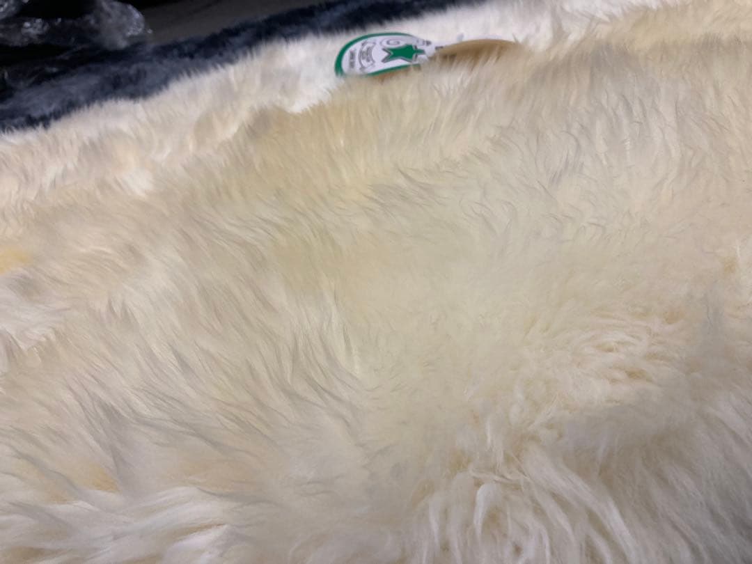 本物ムートンラグ２匹物　羊毛皮　ニュージーランド産　ホワイト