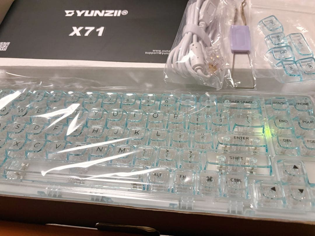 YUNZII X71 メカニカルゲーミングキーボード ライトブルー