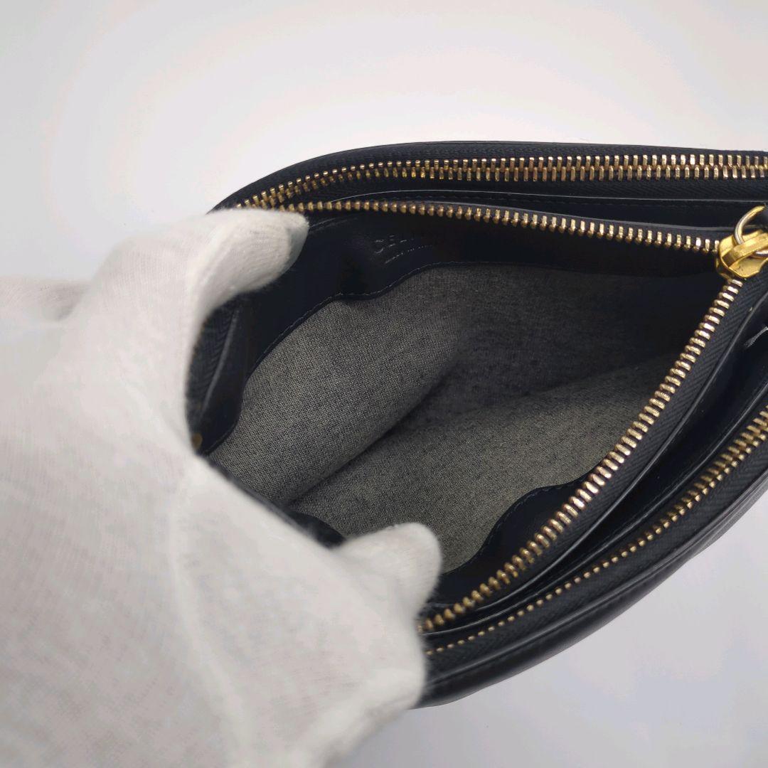 【人気モデル・美品】セリーヌ☆トリオ ショルダーバッグ レザー ゴールド金具 黒