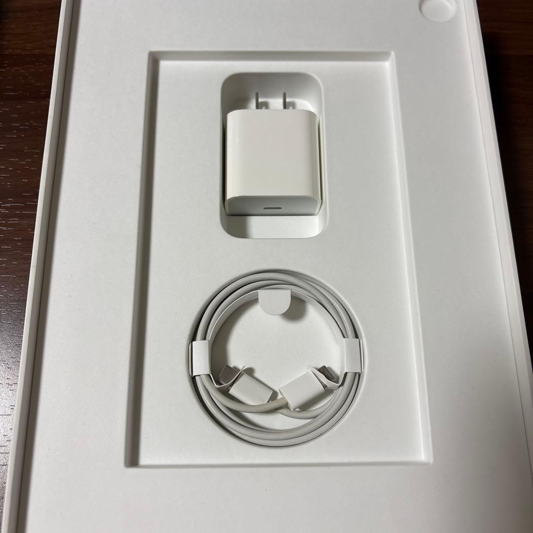 Apple iPad Air 第4世代 動作品 FYFM2J/A