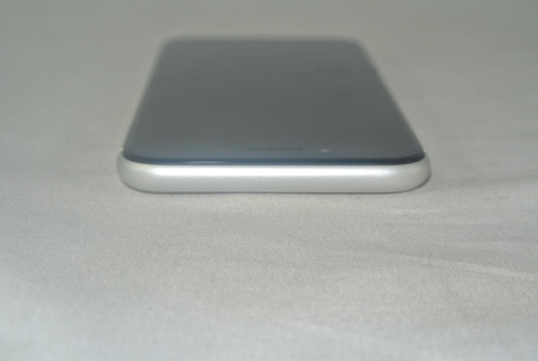 Apple iPhone SE (第2世代) 64GB ホワイトMHGQ3J/A