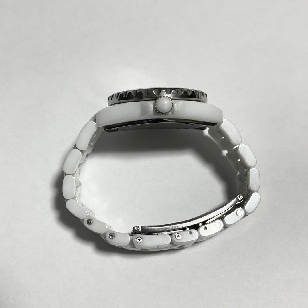 S*a様 CHANEL ホワイト セラミック 時計　J12 33ミリ