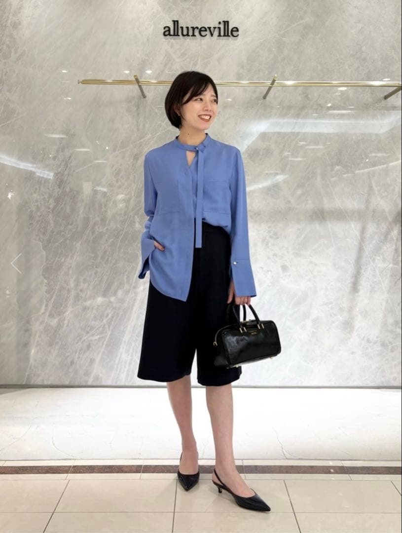 【美品】allureville　フリュイドオーバーラップブラウス　ルルウィルビー