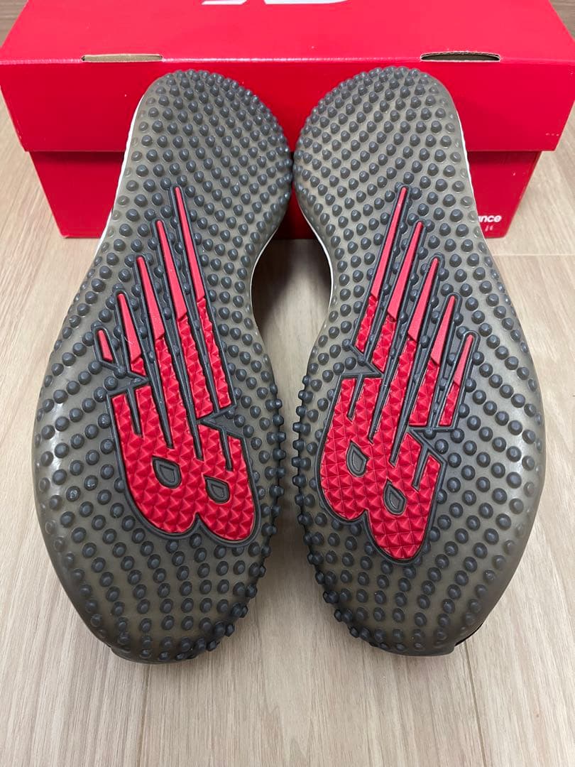 New Balance FuelCell 4040v7 Turf トレーナー