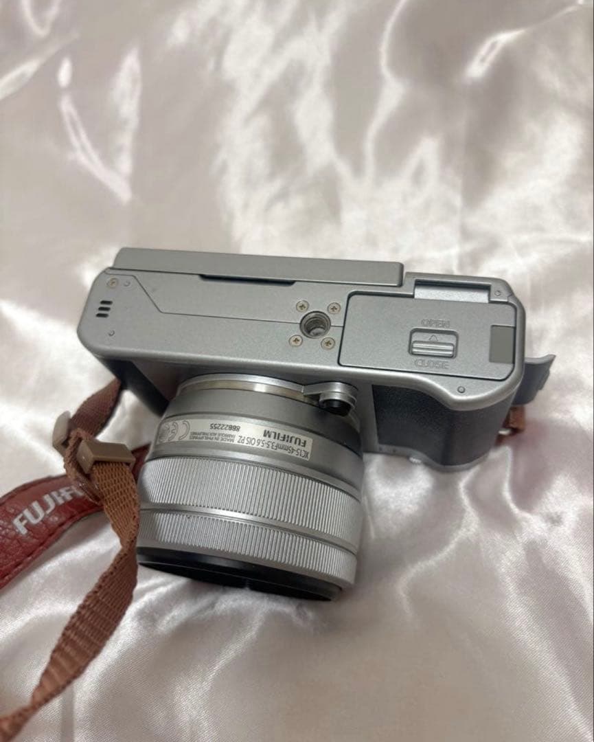 FUJIFILM X-A5 シルバー × XC15-45mmレンズキット