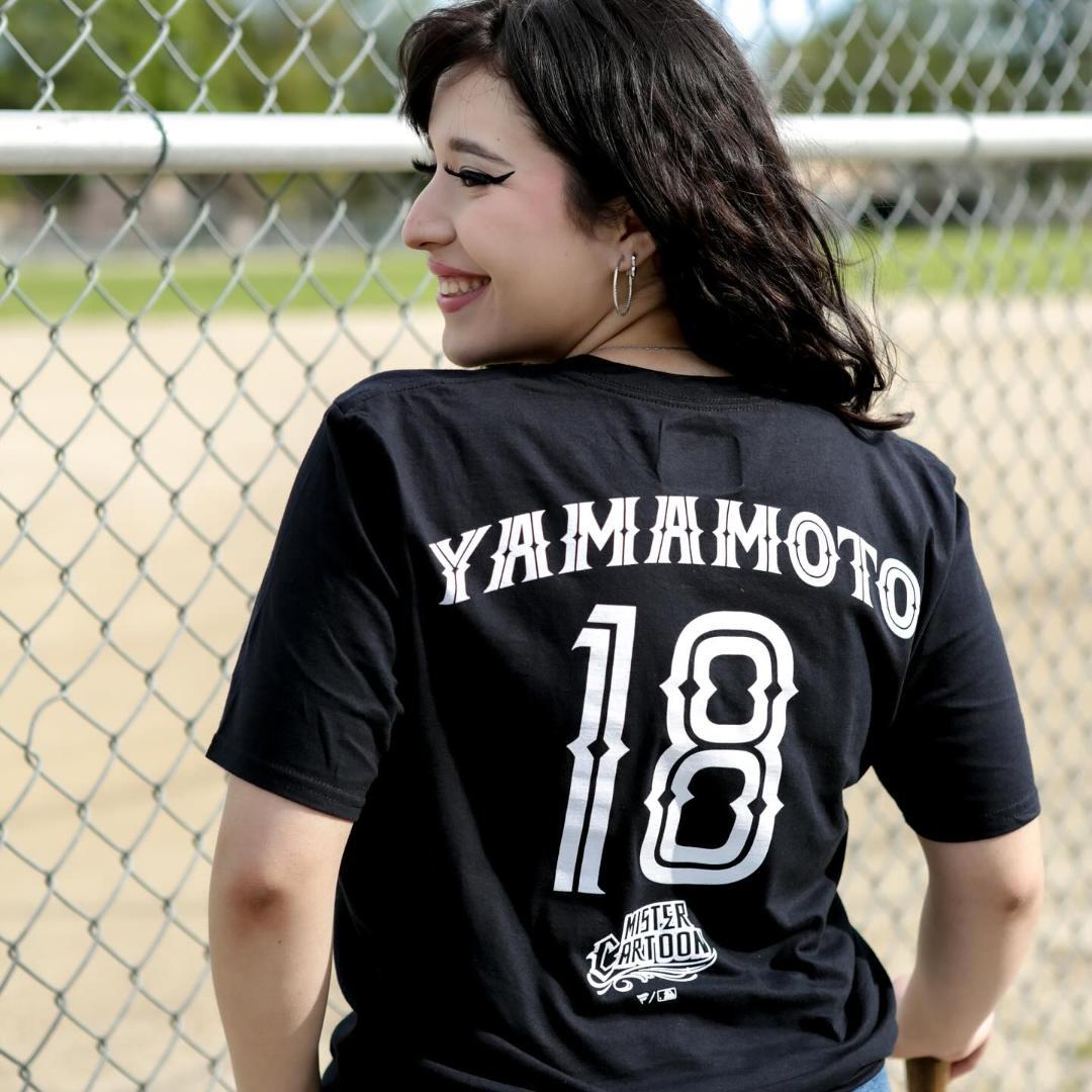 応援グッズ MISTER CARTOON DODGERS YAMAMOTO TEE BLK