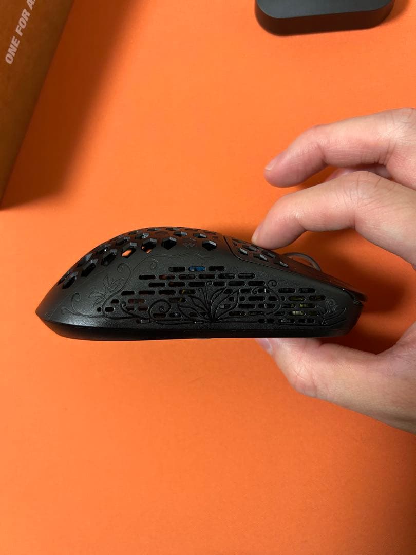 【美品】UNIUS BLACK LOTUS CARBON 8K ゲーミングマウス