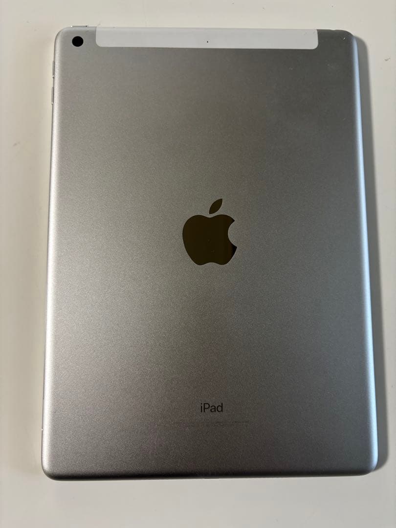 Apple iPad 第5世代　シルバー 本体 箱のみ有り