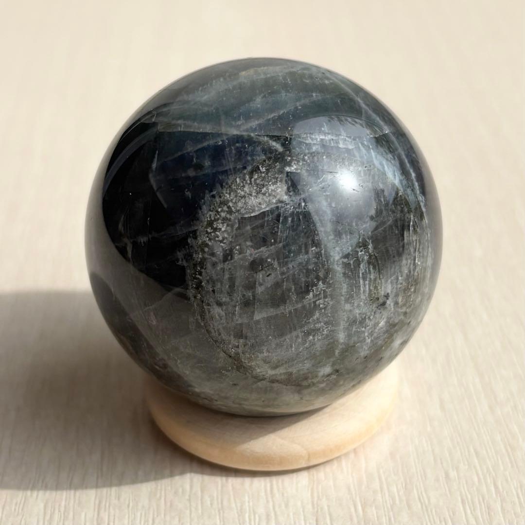 ピンク系ブルー系の2色シラー入り　ラブラドライト　スフィア　天然石