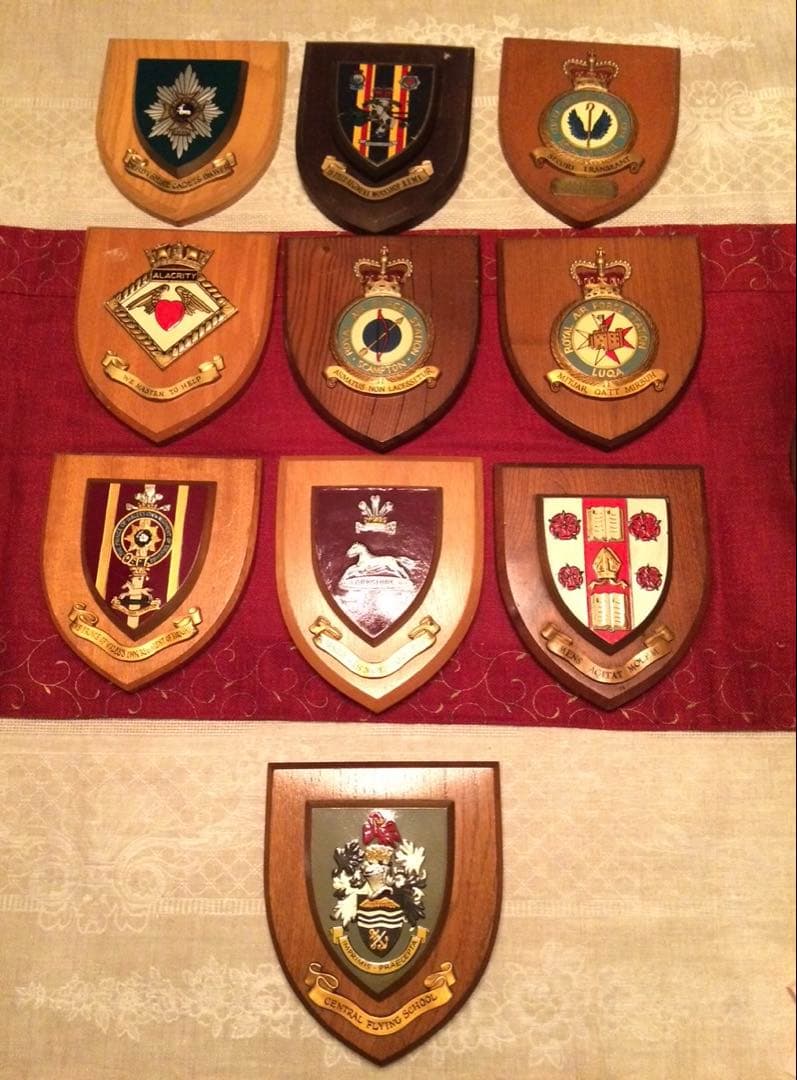 アンティーク　木製盾コレクション 19枚セット