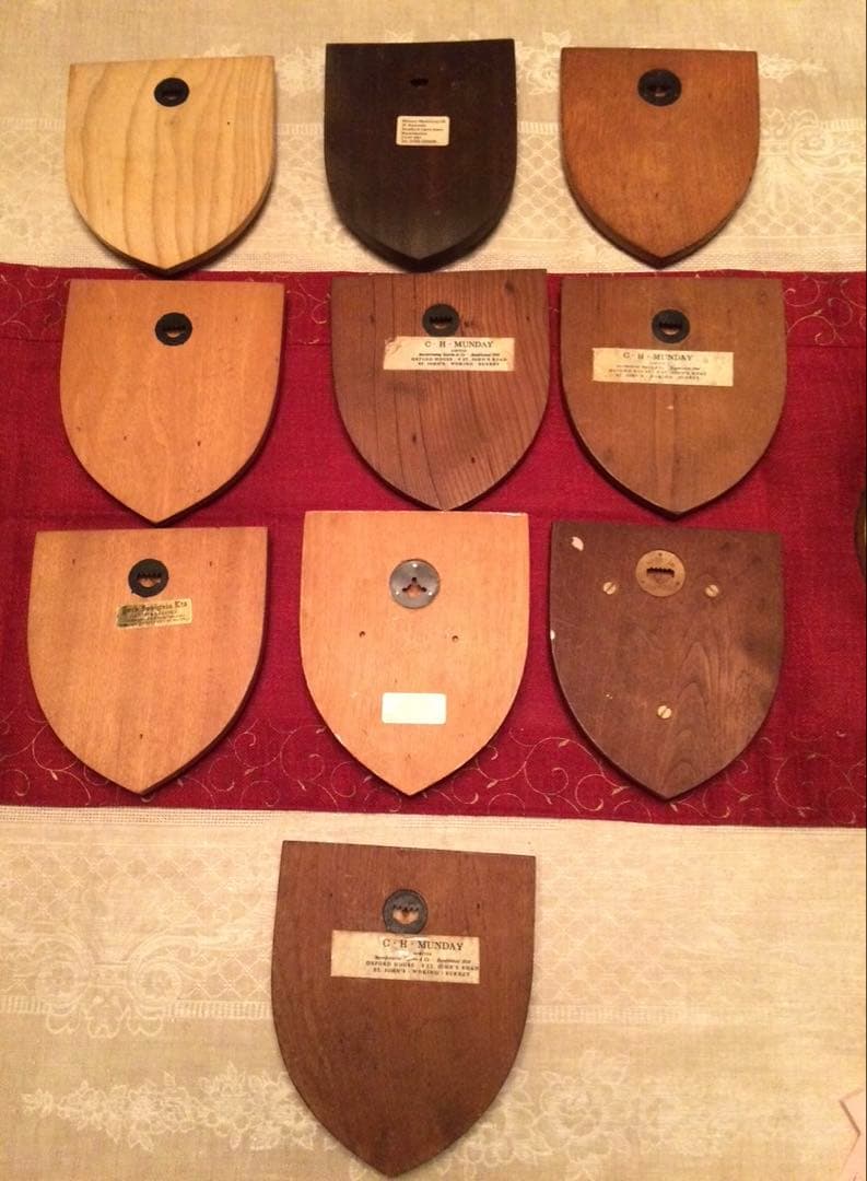 アンティーク　木製盾コレクション 19枚セット