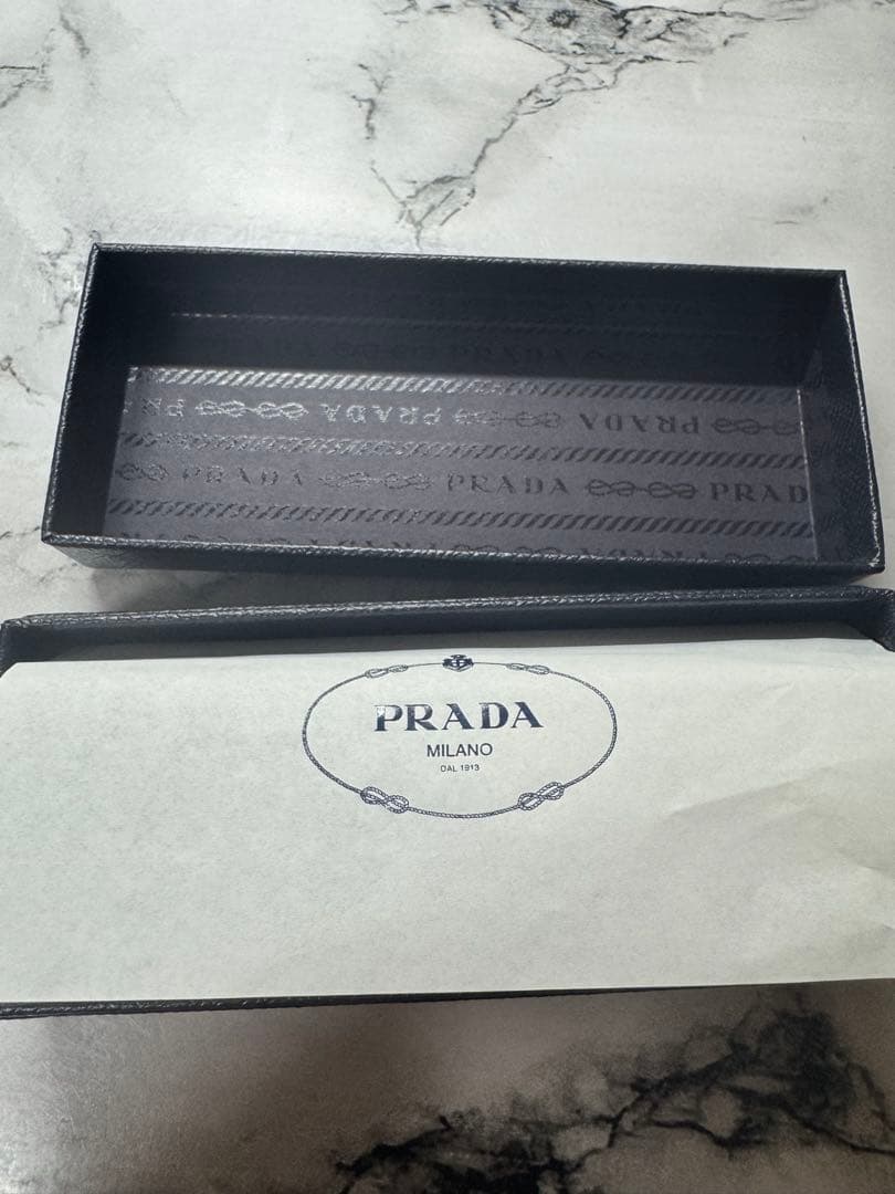 PRADA サフィアーノレザーキーリング