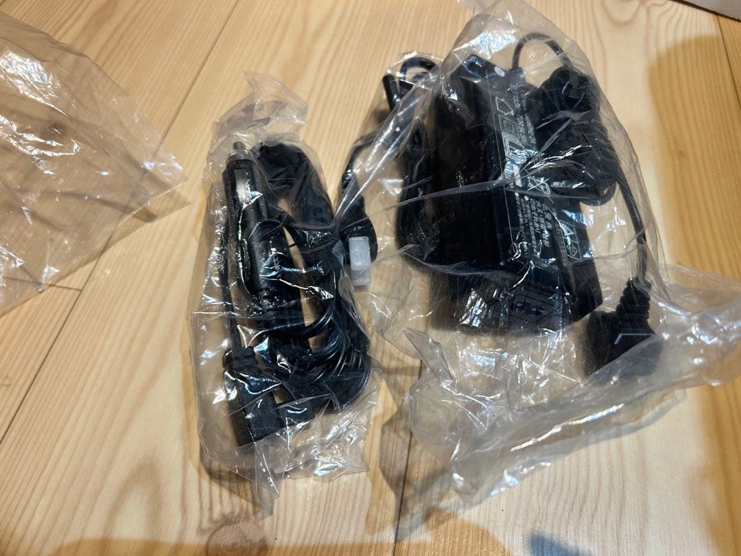 ハイコーキ　コードレス冷温庫　UL18DBA 新品バッテリー2個付き