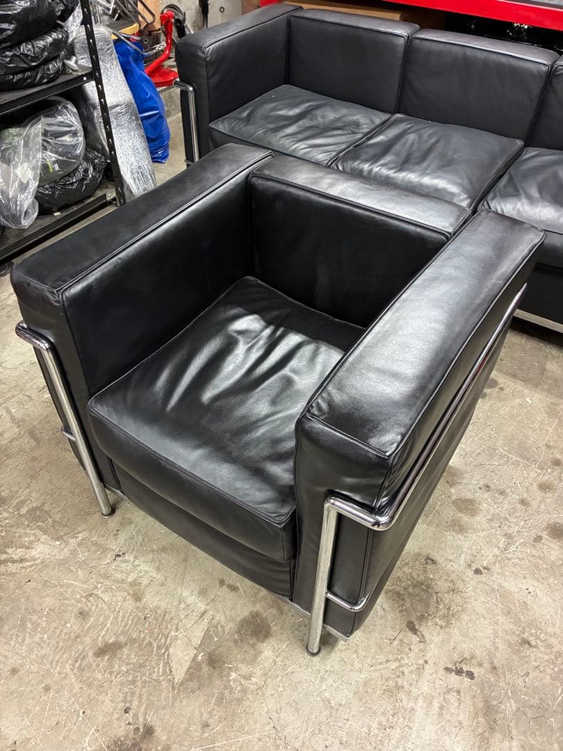 ル・コルビジエLC2の正規品です‼️①一人掛けソファ‼️