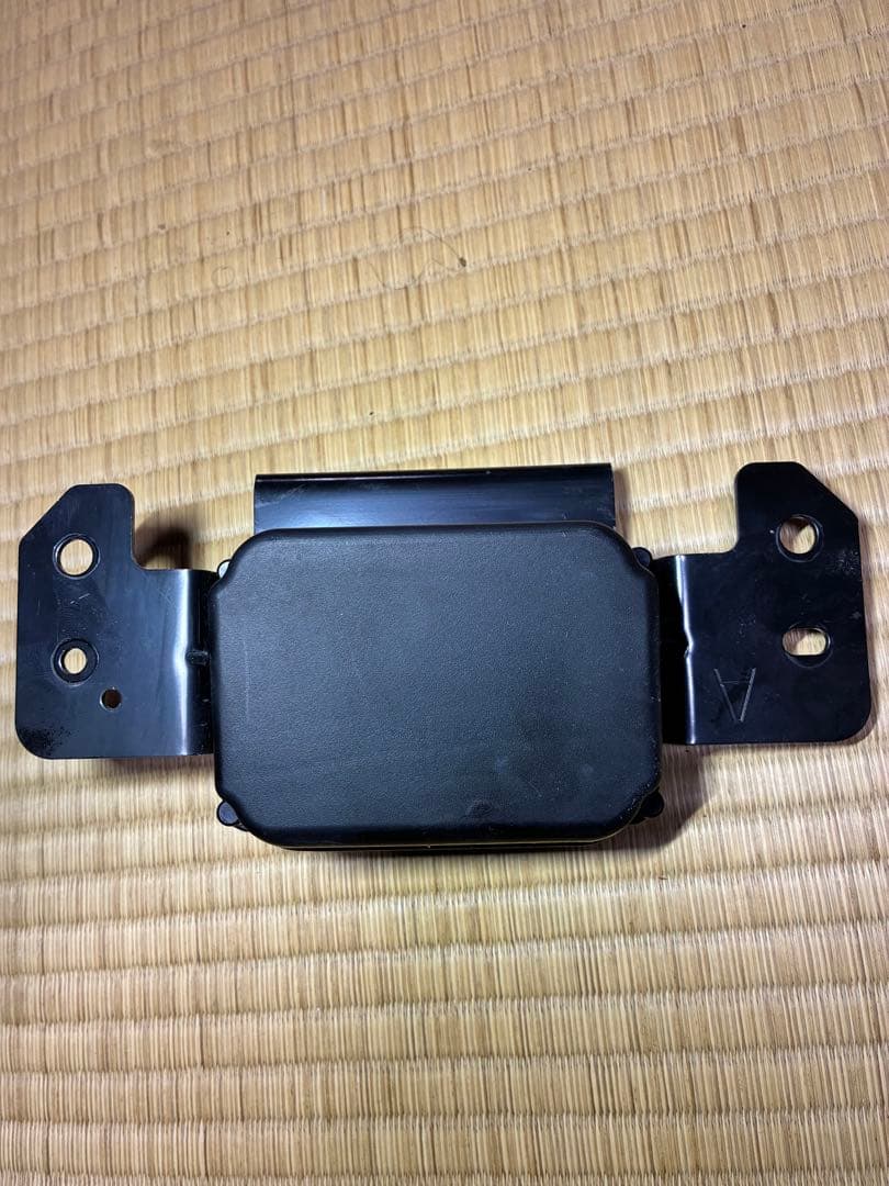 HINO DUTRO ミリ波レーダー　中古 88210-37012