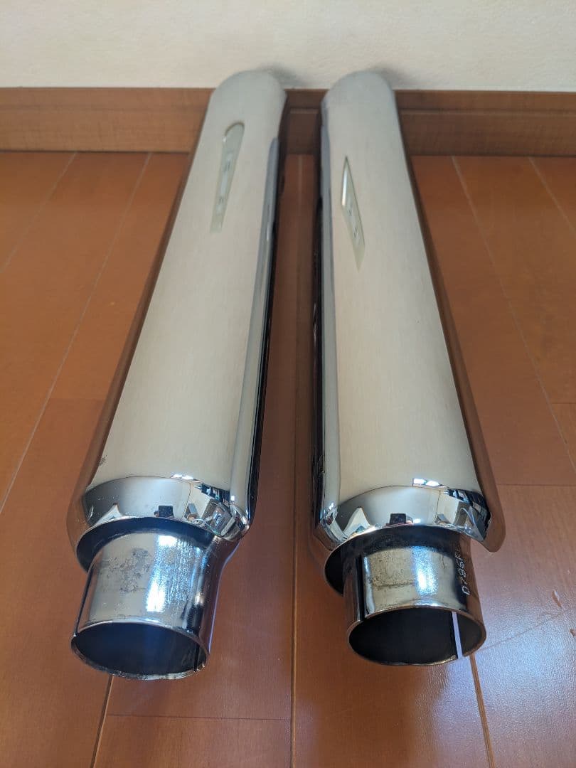 VANCE & HINES デュアルエキゾーストマフラー