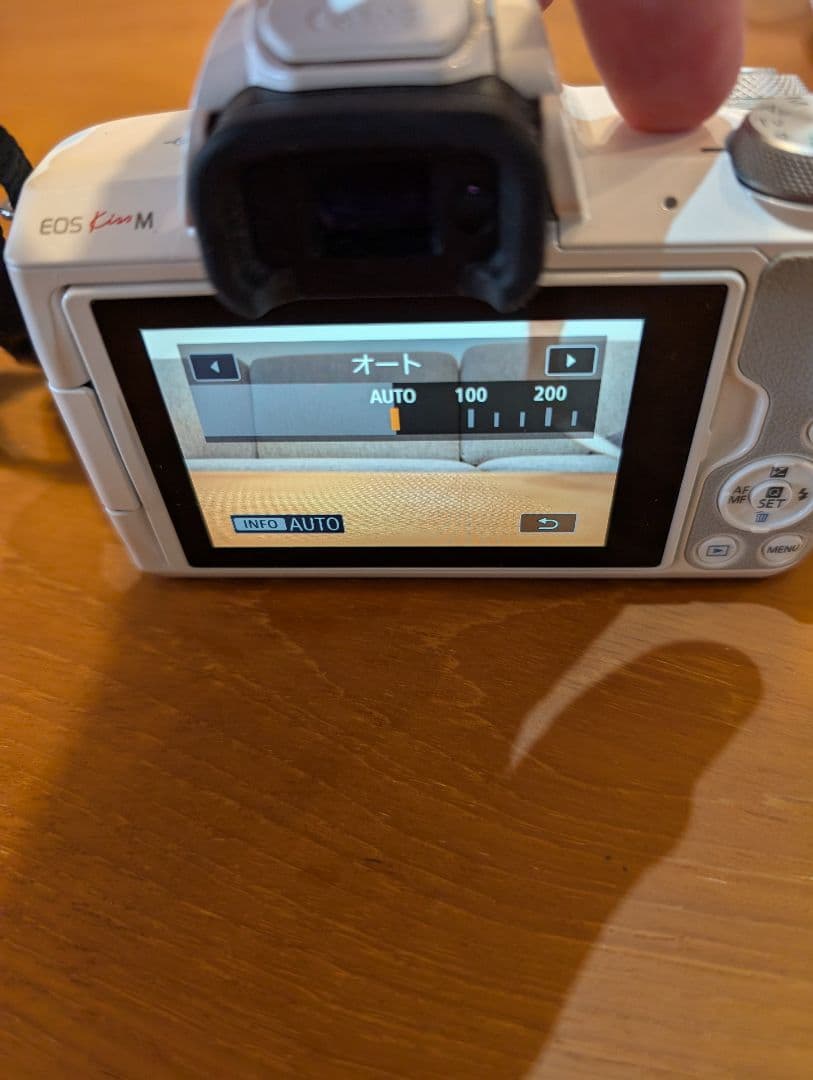 レンズ3本付！【Canon】 EOS Kiss M ホワイト