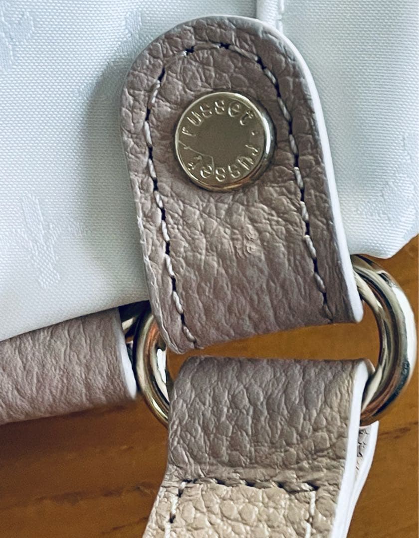 ⭐️russet ラシット　オフホワイト　未使用　高級感満載⭐️斜め掛けバック付き