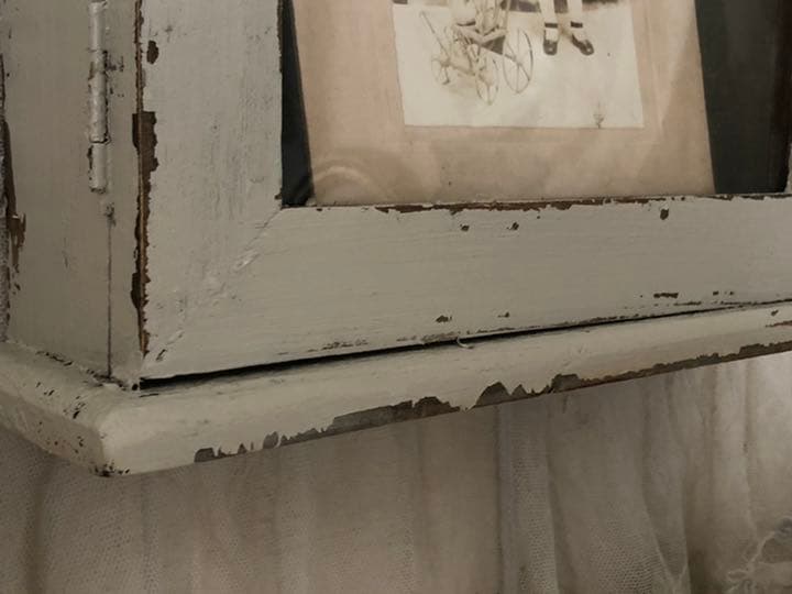 アンティークミルクガラスハンドルのウォールキャビネット　棚