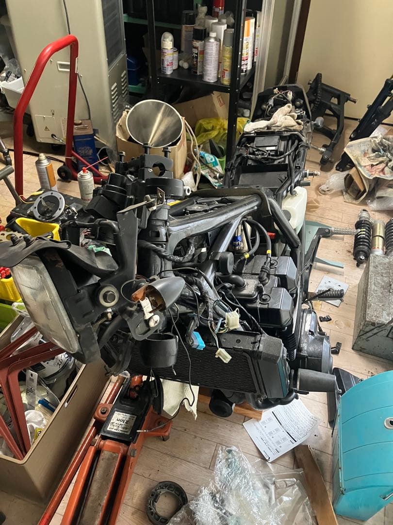 最終値下げ、引き取り限定（愛媛）　部品取りZRX400 書類付きフレーム、その他