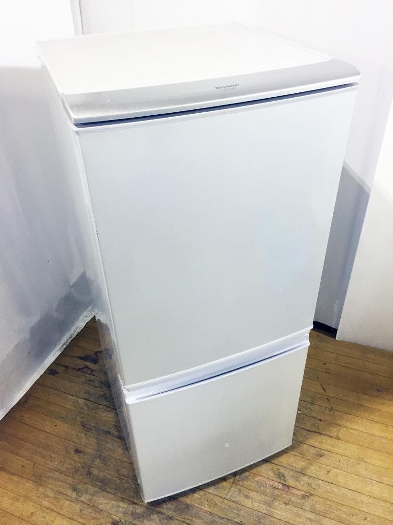 送料無料★◆中古★SHARP 137L 冷蔵庫【SJ-14T-S】