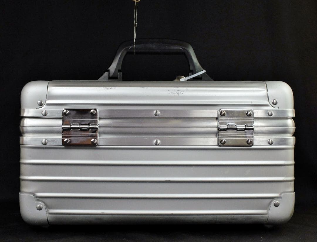 リモワ 廃番956.38『Savannah』アルミ・ビューティケース 鍵付・安全