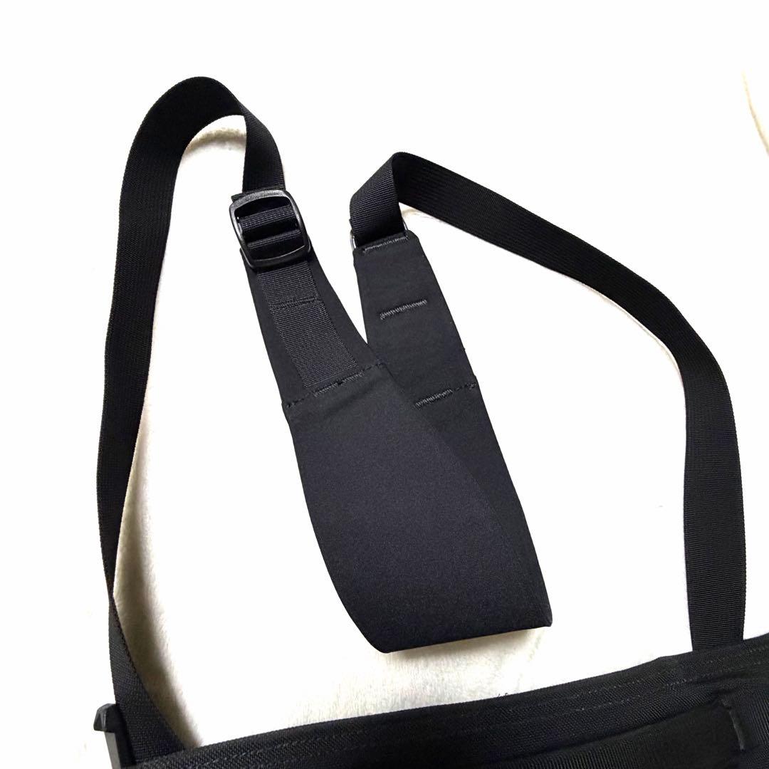 【アークテリクス】アロー8 ロゴ 刺繍 ショルダーバッグ 黒 止水ファスナー