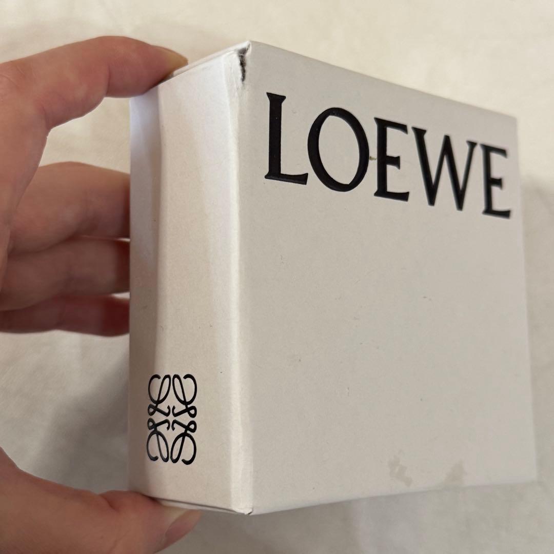 LOEWE ゴールド ブローチ ポーチ付き