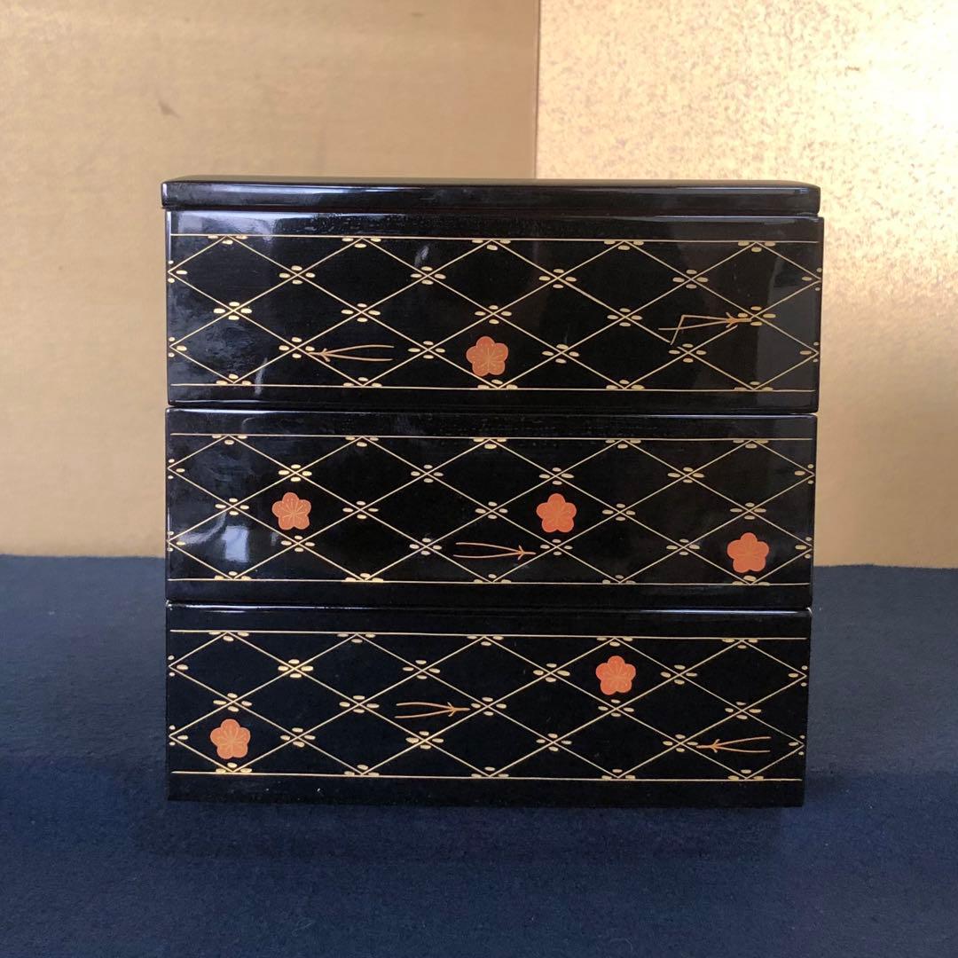 《R》輪島塗 沈金 三段重 重台 わじま龍作 共布 共箱 260109き2