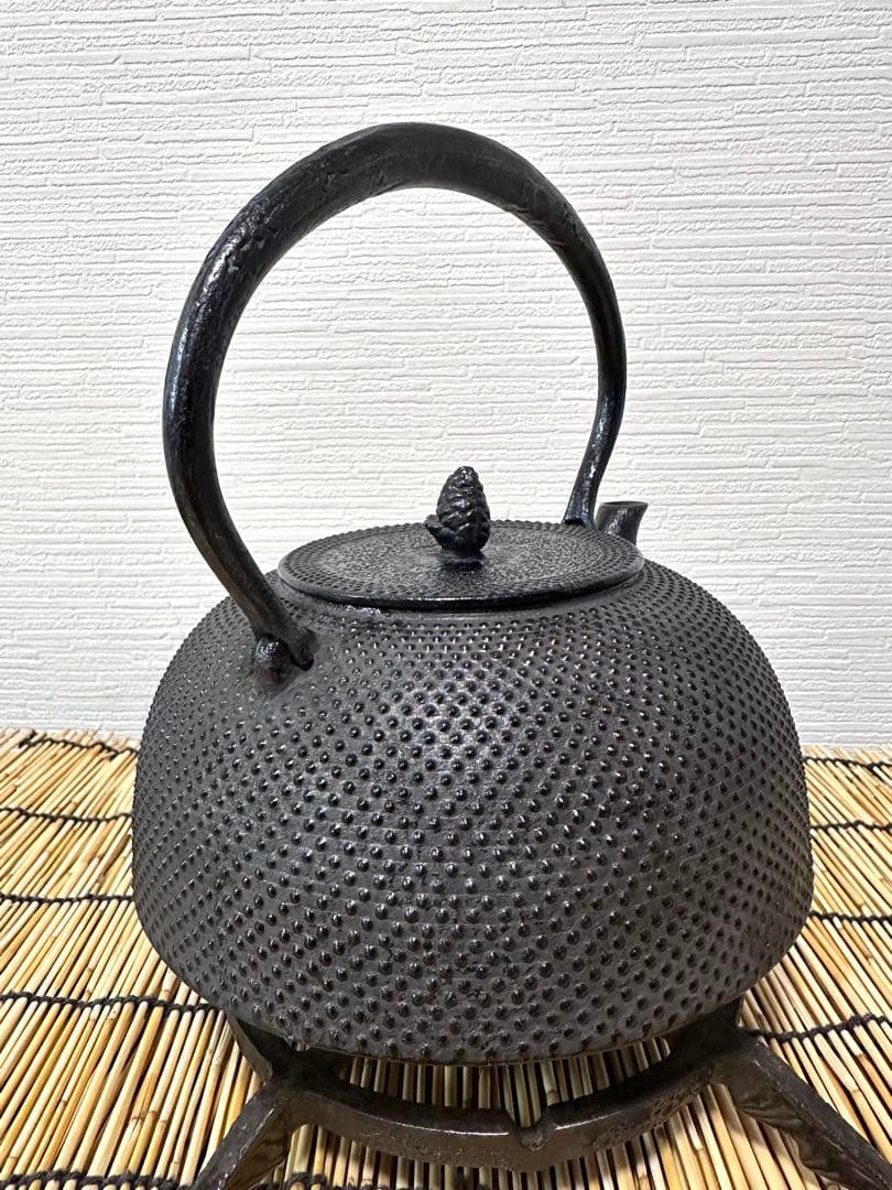 未使用相当、長期保管品、栞付 南部盛栄堂造１５型アラレ 鉄瓶 南部鉄瓶 南部鉄器