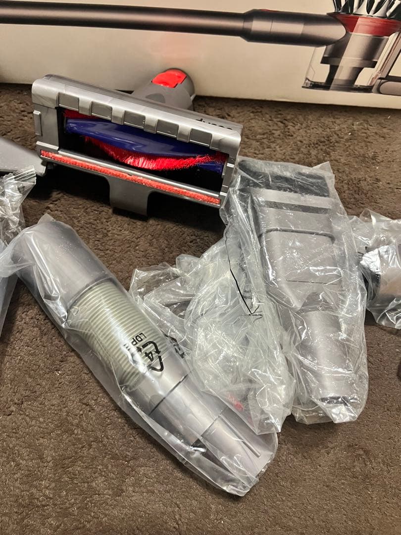 ダイソン dyson v8 fluffy 掃除機 サイクロン 吸引力