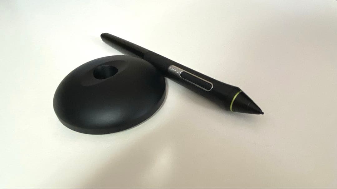 Wacom IntuosPro Medium (PTH-660) ガイドブック付