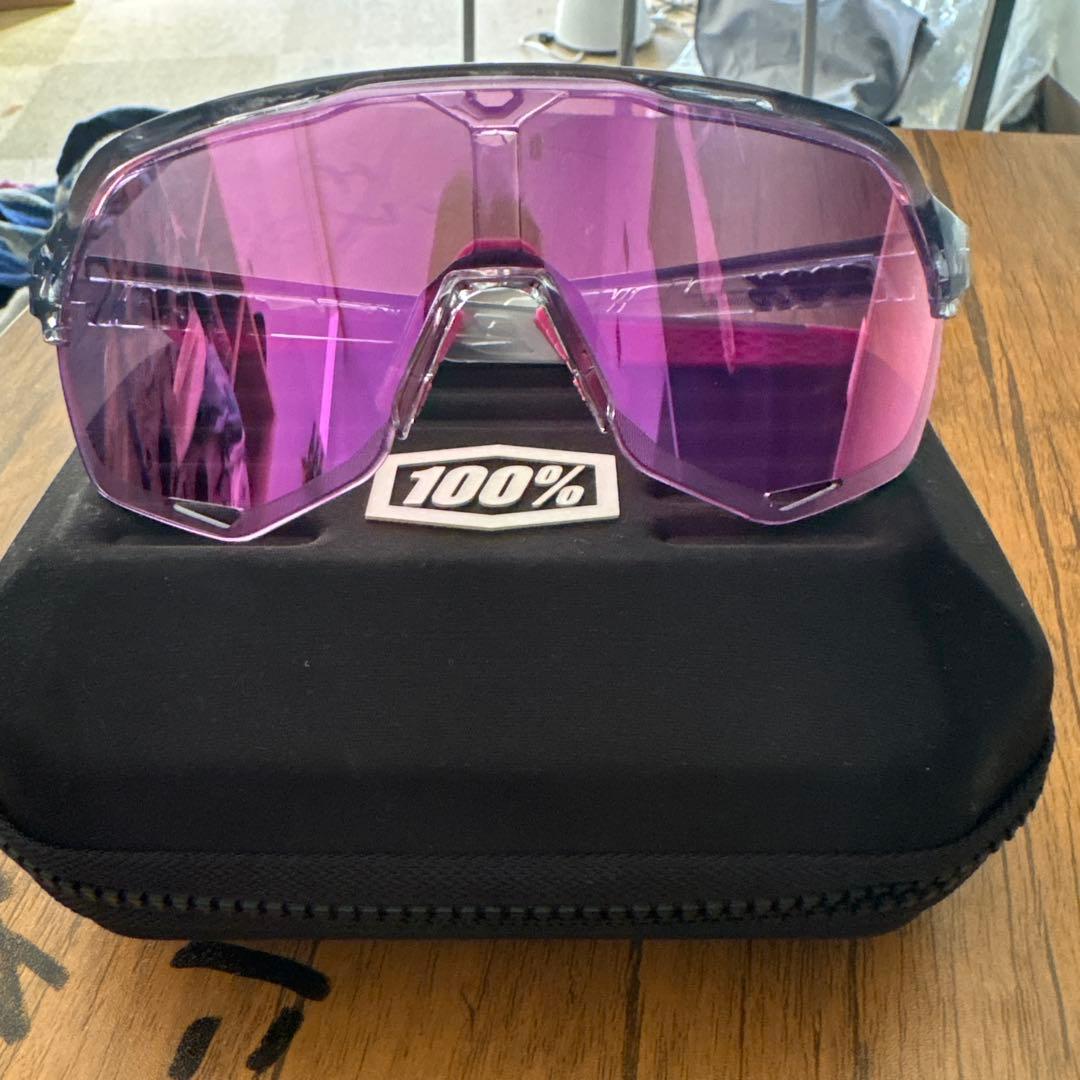 100% スポーツサングラス ピンクレンズ