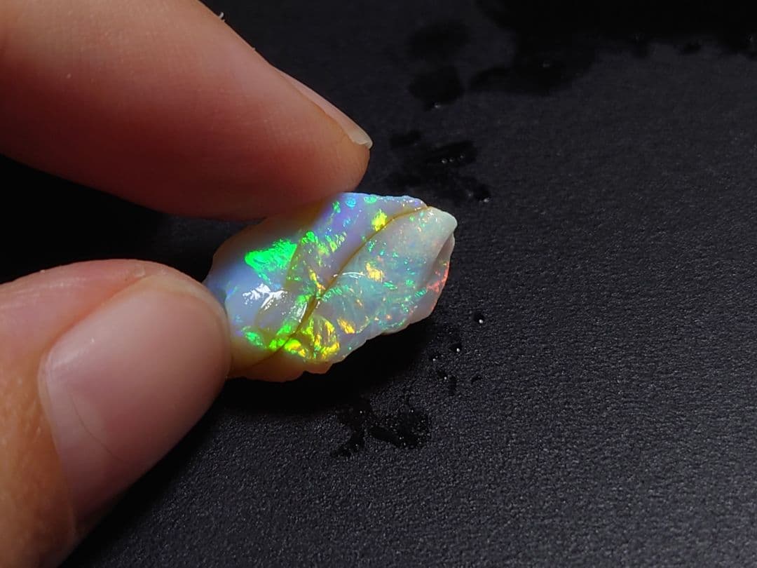 エチオピア　オパール　鉱物　原石　プレシャス　標本　チョーク