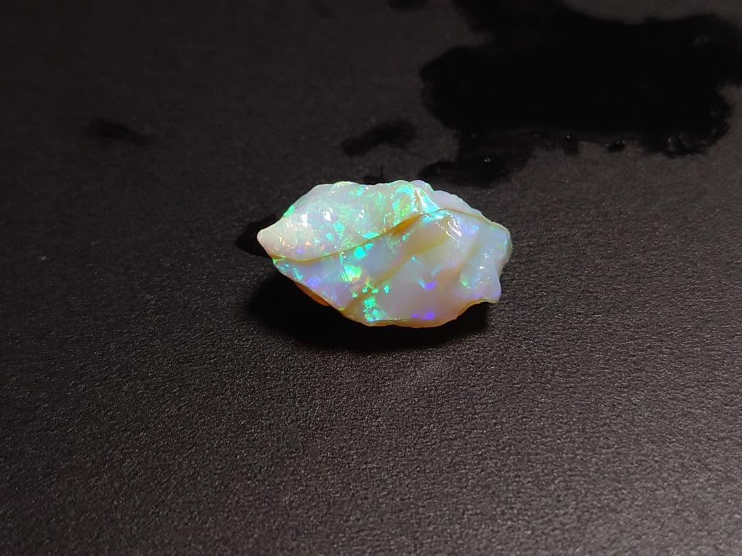 エチオピア　オパール　鉱物　原石　プレシャス　標本　チョーク