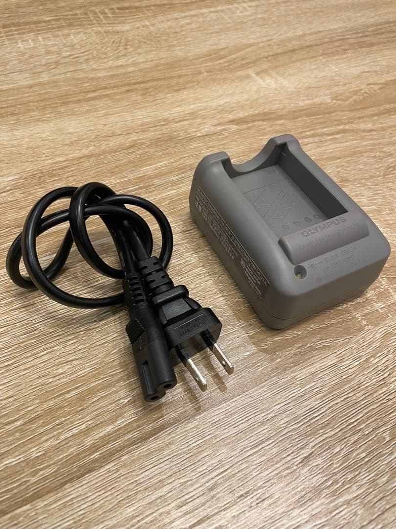 OLYMPUS PEN E-PL10 EZダブルズームキット ホワイト