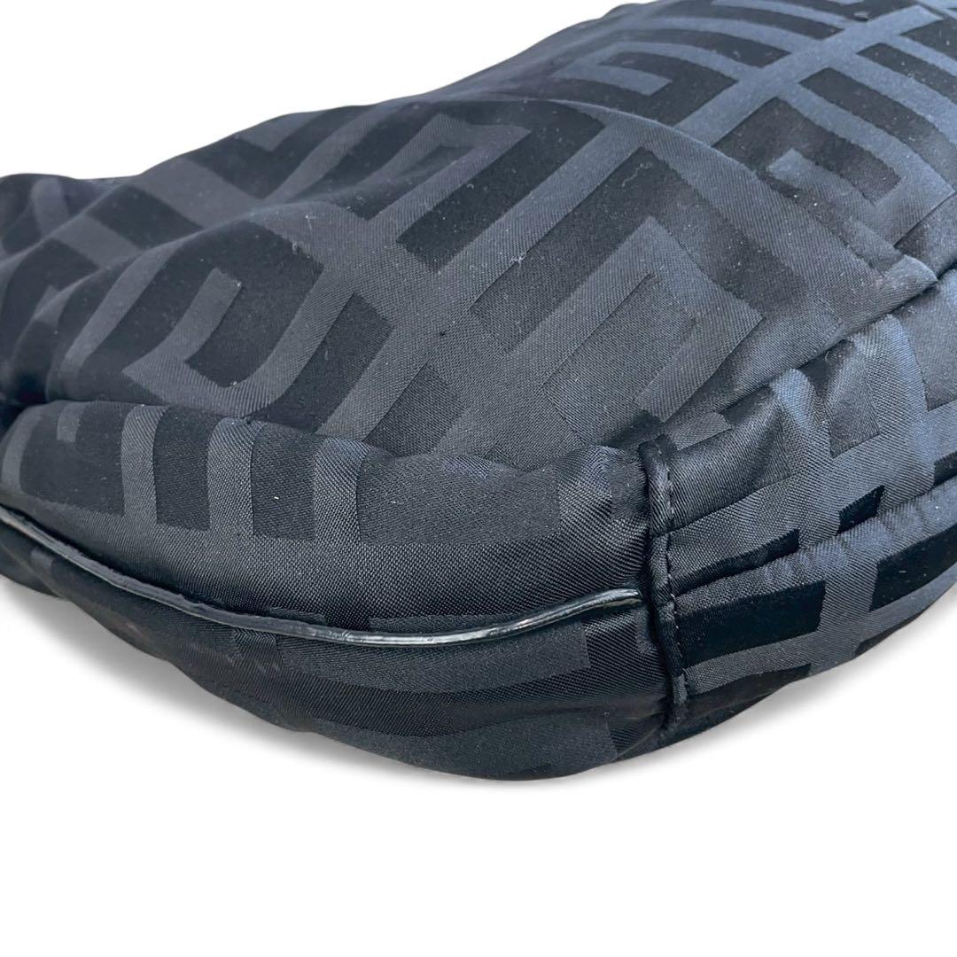 美品　ジバンシィ　ワンショルダーバッグ　ホーボー　4Gロゴ　ナイロン　メタル