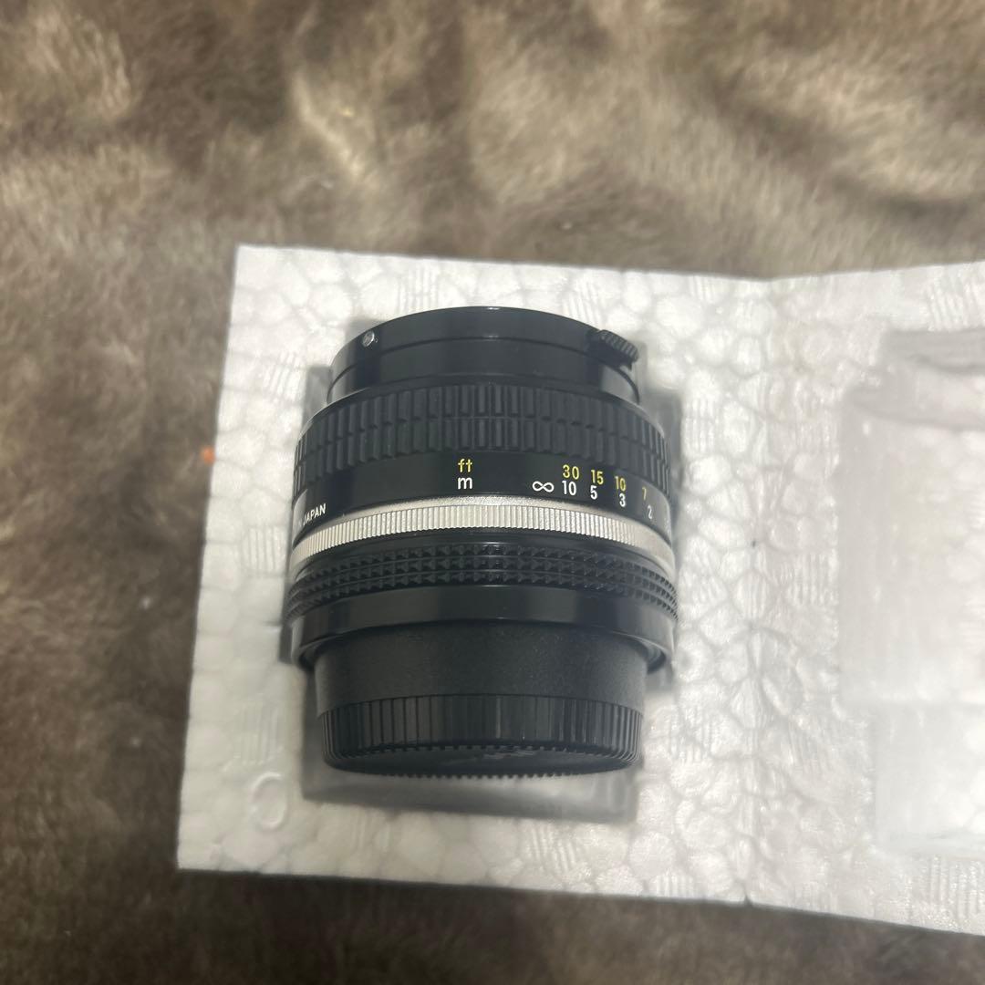 Nikkor 50mm f/1.4 レンズ