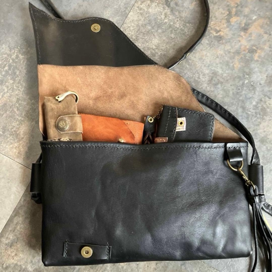本革☆レザーバッグ　ショルダーバッグ　レザーポシェット　ヌメ革ブラック