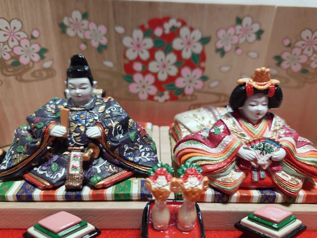 伝統的な雛人形セット