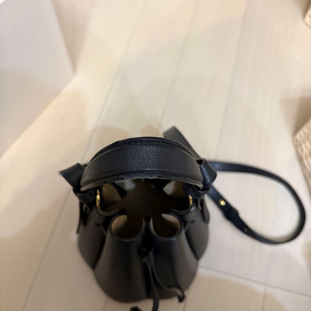 ポレーヌ　Numéro Huit Mini 黒　カヌレ