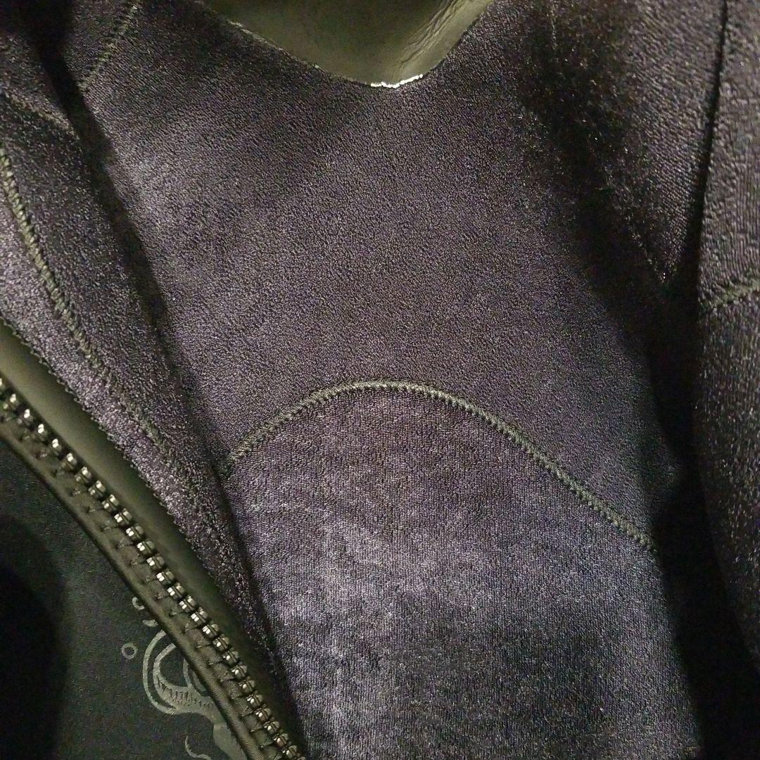 新品、未使用　MORGEN SKY セミドライスーツ 5mmMサイズ